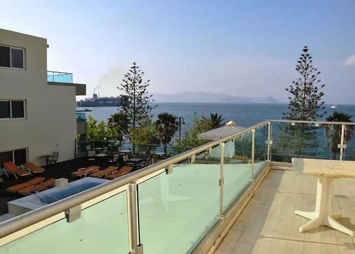 Bristol Sea View Aparthotel