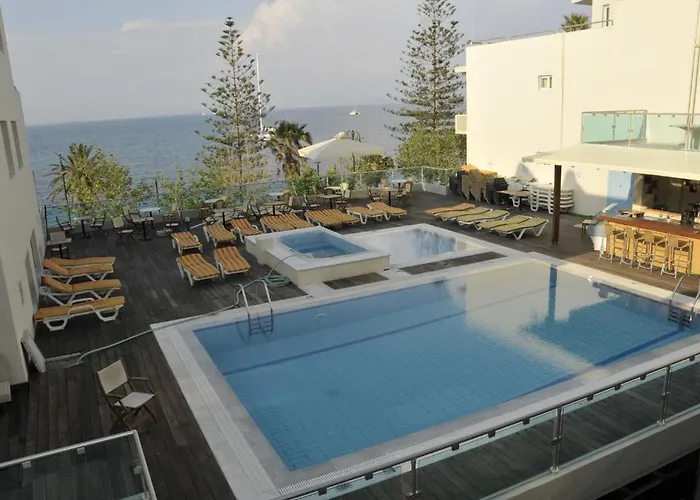 Bristol Sea View Aparthotel 2*