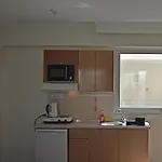 布里斯托海景公寓式酒店 2*