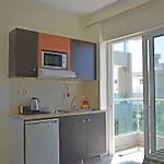 布里斯托海景公寓式酒店 2*