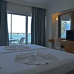 Bristol Sea View Aparthotel 2*