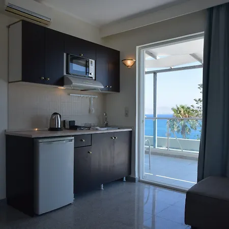 Bristol Sea View Aparthotel 2*