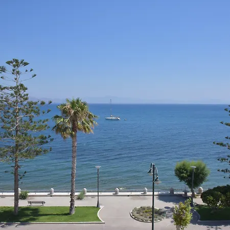 Bristol Sea View Aparthotel 2*