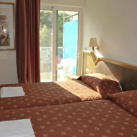 Bristol Sea View 2*