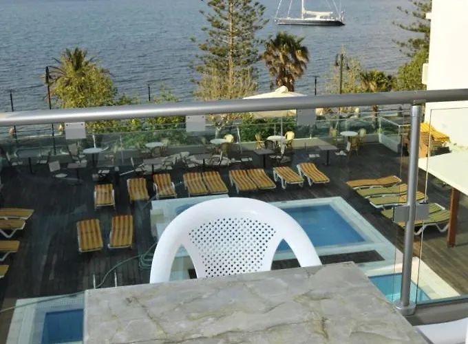 Bristol Sea View Apart-hotel