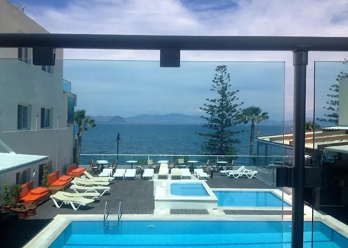 Apart-hotel Bristol Sea View