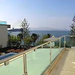 Bristol Sea View 아파트호텔