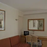 아파트호텔 Bristol Sea View 2*