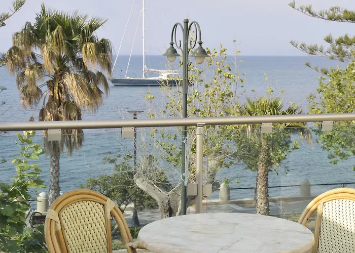 شقة فندقية Bristol Sea View 2*